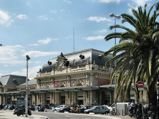 Appartement 2 Pieces En Etage Eleve, Centre-Ville Au Calme, Petite Vue Mer Nice Bagian luar foto
